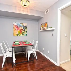 https://luxury-downtown-condo-free-parking-amenities.hotelstorontoontario.org