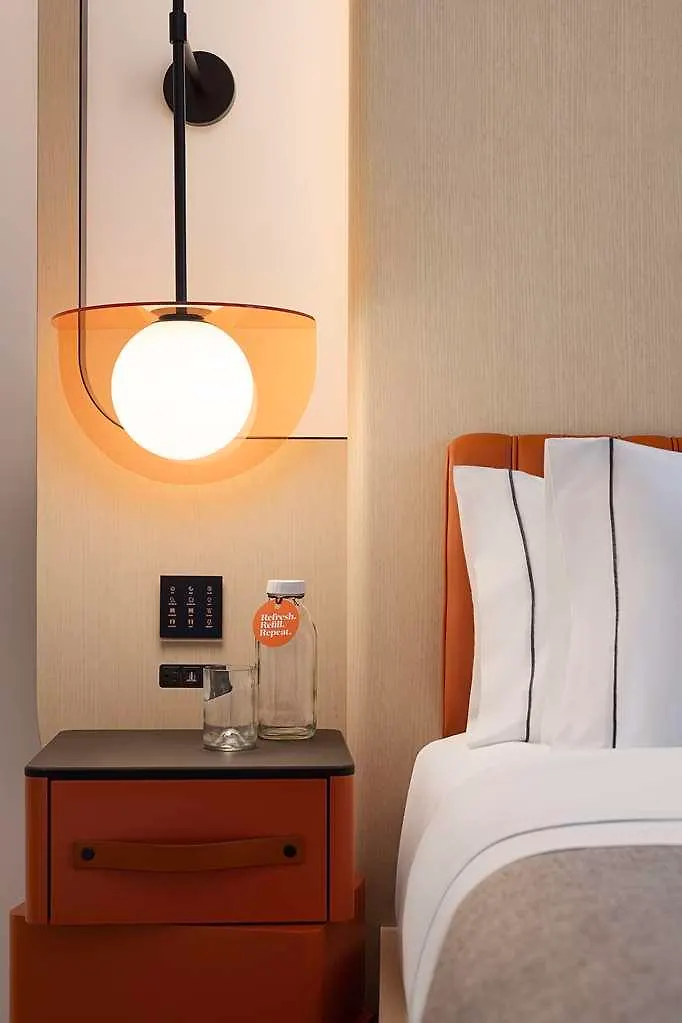 **** Hotel Canopy By Hilton Toronto Yorkville Canada
